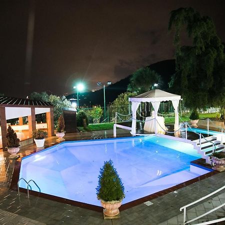 Hotel Diecimare カーヴァ・デ・ティッレーニ エクステリア 写真