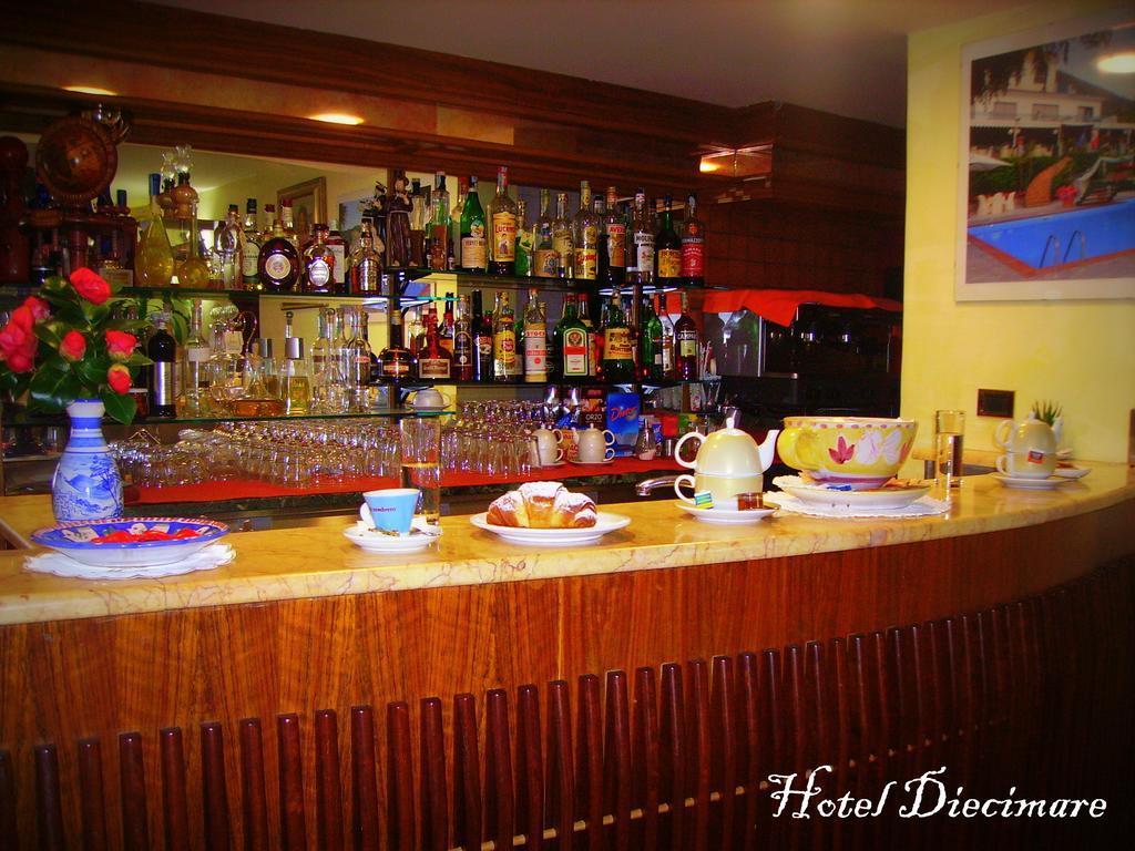 Hotel Diecimare カーヴァ・デ・ティッレーニ エクステリア 写真