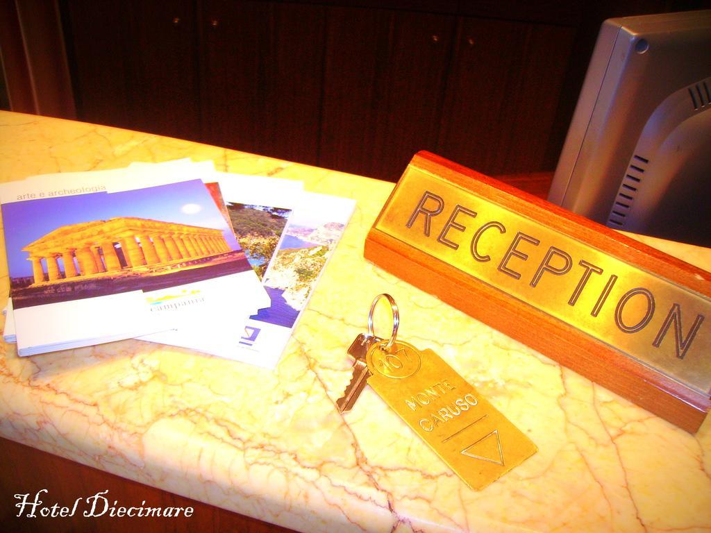 Hotel Diecimare カーヴァ・デ・ティッレーニ エクステリア 写真