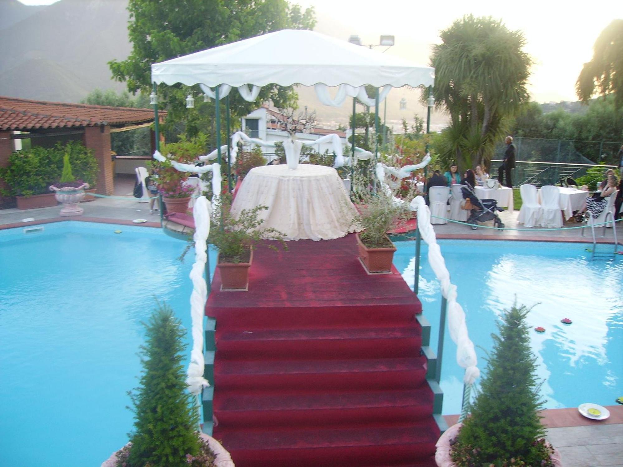 Hotel Diecimare カーヴァ・デ・ティッレーニ エクステリア 写真