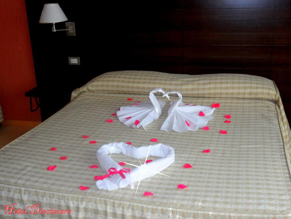 Hotel Diecimare カーヴァ・デ・ティッレーニ エクステリア 写真