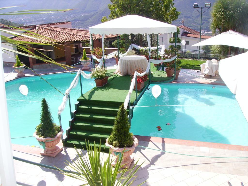 Hotel Diecimare カーヴァ・デ・ティッレーニ エクステリア 写真