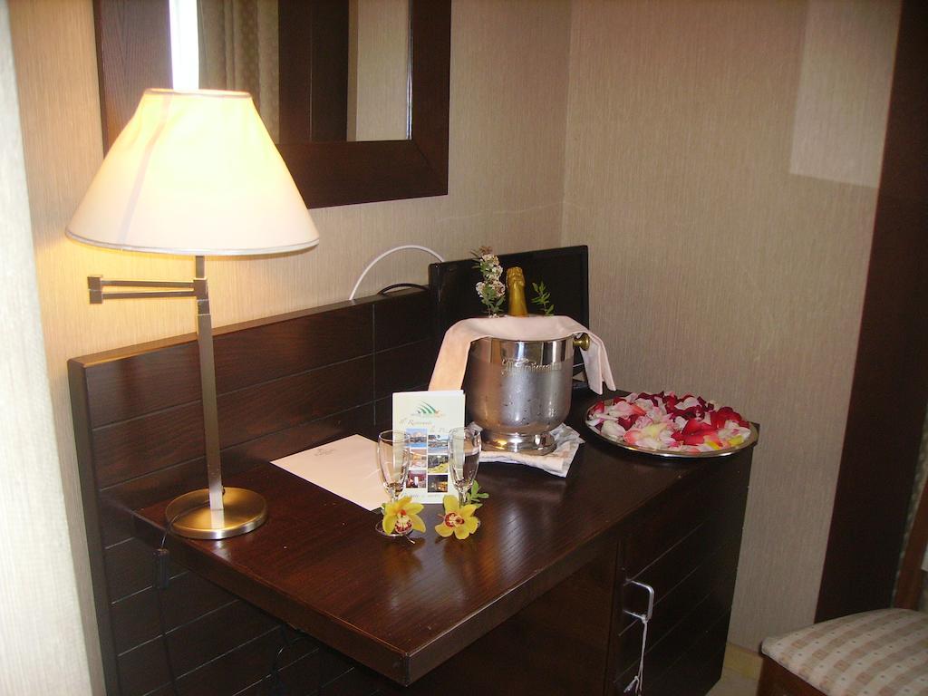 Hotel Diecimare カーヴァ・デ・ティッレーニ エクステリア 写真