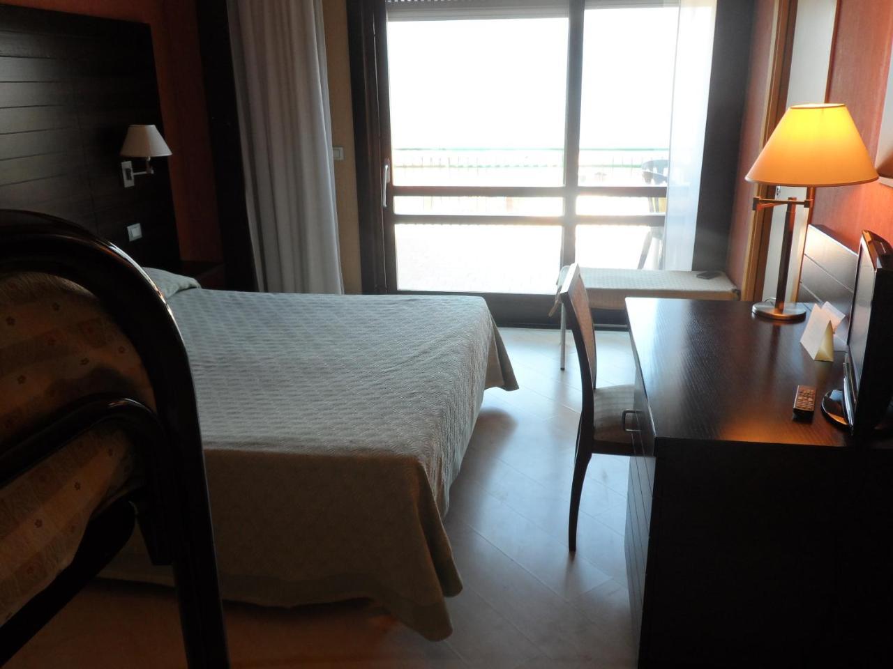 Hotel Diecimare カーヴァ・デ・ティッレーニ エクステリア 写真
